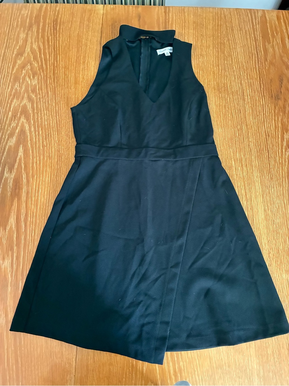 Emerald Sundae Black Sleeveless Halter V-Neck Midi Dress